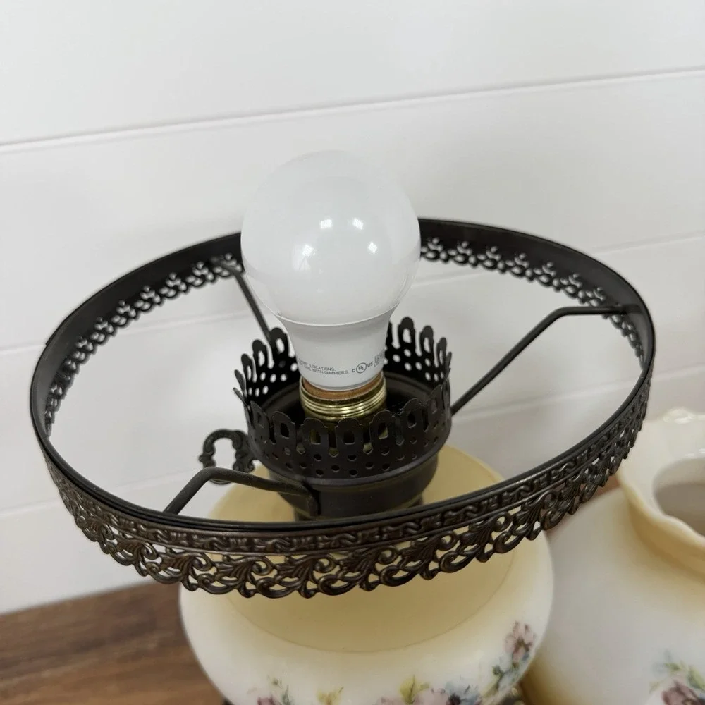 VTG Floral Hurricane Lamp Gone With The Wind Hollywood Regency 3-Way Brass *Flaw